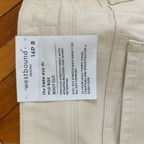 BRAND NEW WESTBOUND PETITES PULL-ON NATURAL JEANS - Picture 7 of 9